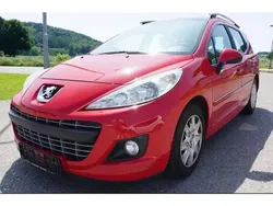 Rouge Utilisé 2013 Peugeot 207 Urban Move Break | 5 990 € (Prix juste)