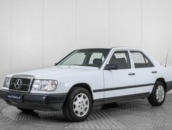 Blanc Utilisé 1986 Mercedes 200 Berline | 6 900 €