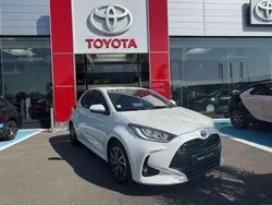 Utilisé 2022 Toyota Yaris Hybrid Design Berline | 19 490 € (Prix juste)