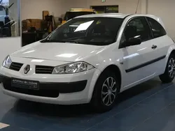 Blanc Utilisé 2004 Renault Mégane II Citadine | 3 998 €