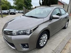 Gris Utilisé 2016 Toyota Corolla Lounge Berline | 12 490 €