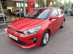 Rouge grenadine mã©tallisã© Utilisé 2021 Kia Rio Active Berline | 13 999 € (Prix juste)