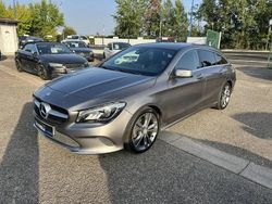 Gris Utilisé 2016 Mercedes CLA200 Break | 15 990 €