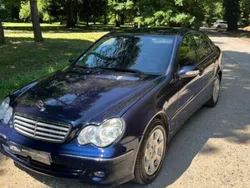 Bleu Utilisé 2005 Mercedes C200 Berline | 2 990 €