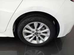 Utilisé 2023 Toyota Corolla Berline | 24 990 € (Prix juste)