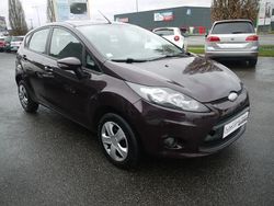 Rouge Utilisé 2010 Ford Fiesta Trend+ Citadine | 7 490 € (Prix cher)