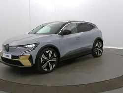 Gris Utilisé 2022 Renault Mégane Iconic Berline | 25 990 € (Prix juste)