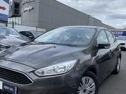 Utilisé 2015 Ford Focus Trend Berline | 7 890 € (Prix cher)