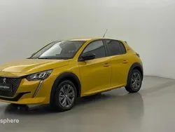 Jaune Utilisé 2023 Peugeot e-208 Style Citadine | 17 499 € (Prix juste)