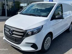 Blanc Nouvelle 2025 Mercedes Vito Monospace | 44 680 € (Prix assez cher)