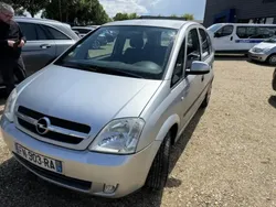 Blanc Utilisé 2005 Opel Meriva Enjoy Monospace | 3 500 €
