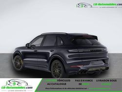 Utilisé 2024 Porsche Cayenne Turbo E-Hybrid SUV | 176 500 € (Prix juste)