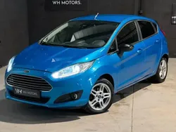Bleu Utilisé 2015 Ford Fiesta Titanium Citadine | 7 290 € (Prix juste)