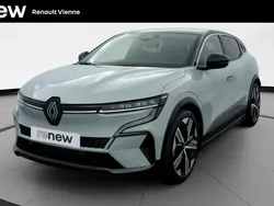 Gris Utilisé 2023 Renault Mégane Iconic Berline | 29 498 € (Prix juste)