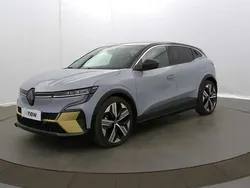 Gris Utilisé 2021 Renault Mégane Iconic Berline | 25 799 € (Prix juste)