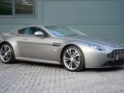 Argent Utilisé 2012 Aston Martin V12 Vantage Coupé | 91 906 €