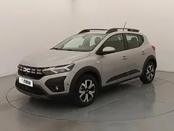 Gris Utilisé 2024 Dacia Sandero Expression Citadine | 16 599 € (Prix juste)
