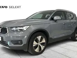 Gris Utilisé 2023 Volvo XC40 Momentum SUV | 22 461 € (Prix juste)