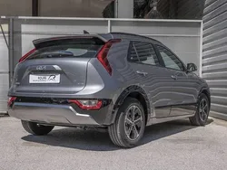 Gris Utilisé 2023 Kia Niro Active SUV | 25 990 € (Prix juste)