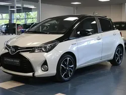 Blanc Utilisé 2017 Toyota Yaris Hybrid Citadine | 13 990 € (Bon prix)