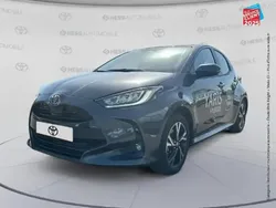 Gris Utilisé 2025 Toyota Yaris Hybrid Design Berline | 24 499 € (Prix assez cher)