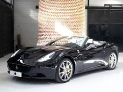 Noir Occasion 2010 Ferrari California Cabriolet | 104 990 € (Prix juste)