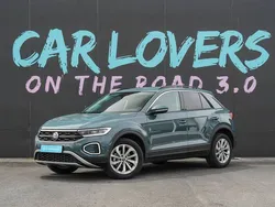 Bleu Utilisé 2024 VW T-Roc SUV | 30 990 € (Prix juste)