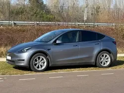Gris Utilisé 2024 Tesla Model Y SUV | 38 900 € (Prix assez cher)