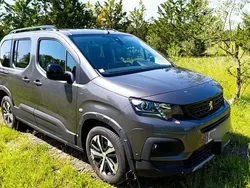 Utilisé 2020 Peugeot Rifter GT-line Monospace | 18 700 € (Bon prix)