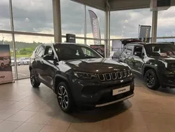 Noir Utilisé 2025 Jeep Compass Altitude SUV | 35 990 € (Prix assez cher)