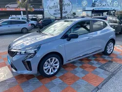 Gris Nouvelle 2025 Renault Clio V Evolution Berline | 21 250 € (Prix juste)
