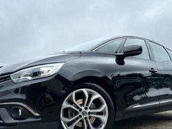 Noir Occasion 2016 Renault Scénic IV Zen Monospace | 8 990 € (Prix assez cher)