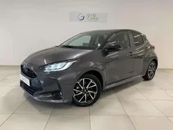 Gris Utilisé 2022 Toyota Yaris Hybrid Berline | 19 990 € (Prix juste)