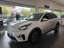 Blanc Utilisé 2022 Kia e-Niro 2 SUV | 24 382 € (Prix juste)