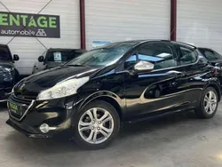 Noir Utilisé 2015 Peugeot 208 Allure Citadine | 7 900 € (Prix juste)
