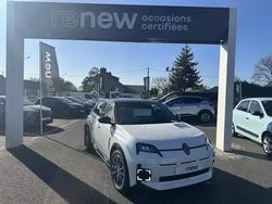 Blanc nacre / toit noir Nouvelle 2025 Renault 5 E-Tech Berline | 34 990 € (Prix assez cher)