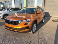 Orange Utilisé 2025 Skoda Karoq Selection SUV | 29 890 € (Prix juste)