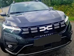 Gris Utilisé 2023 Dacia Sandero Stepway Citadine | 15 700 € (Prix juste)