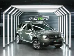 Vert Utilisé 2014 Dacia Duster Lauréate SUV | 15 490 € (Prix juste)