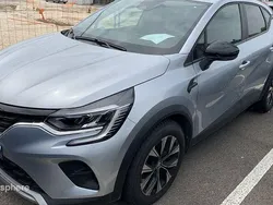 Gris Utilisé 2024 Renault Captur Evolution SUV | 22 499 € (Prix juste)