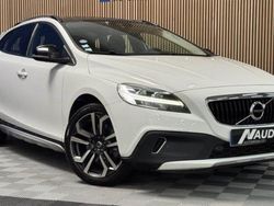 Utilisé 2017 Volvo V40 CC Momentum Break | 16 490 €