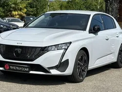 Blanc Nouvelle 2025 Peugeot 308 Allure Berline | 27 990 € (Prix juste)