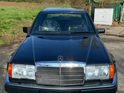 Noir Utilisé 1992 Mercedes E500 Berline | 99 365 €