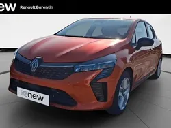 Orange Utilisé 2024 Renault Clio V Evolution Berline | 16 490 € (Prix juste)