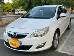 Blanc Utilisé 2011 Opel Astra Berline | 5 700 €