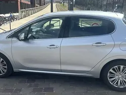 Utilisé 2017 Peugeot 208 Allure Citadine | 6 500 € (Prix juste)