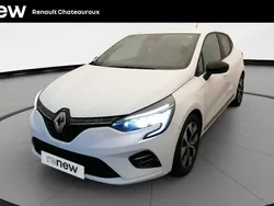 Blanc Utilisé 2023 Renault Clio V Evolution Citadine | 13 990 € (Prix juste)
