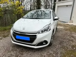 Utilisé 2017 Peugeot 208 Style Citadine | 5 950 € (Bon prix)