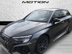 Daytona gray pearlescent Utilisé 2023 Audi RS3 Sportback Performance Citadine | 126 990 €