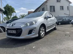 Gris Utilisé 2013 Peugeot 308 Style Berline | 4 490 € (Prix juste)